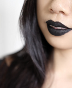 mau-son-mac-Caviar-liquid-lipcolour